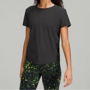 Lululemon Lightweight Stretch Run Short Sleeve Shirt
DESIGNED FOR RUNNING